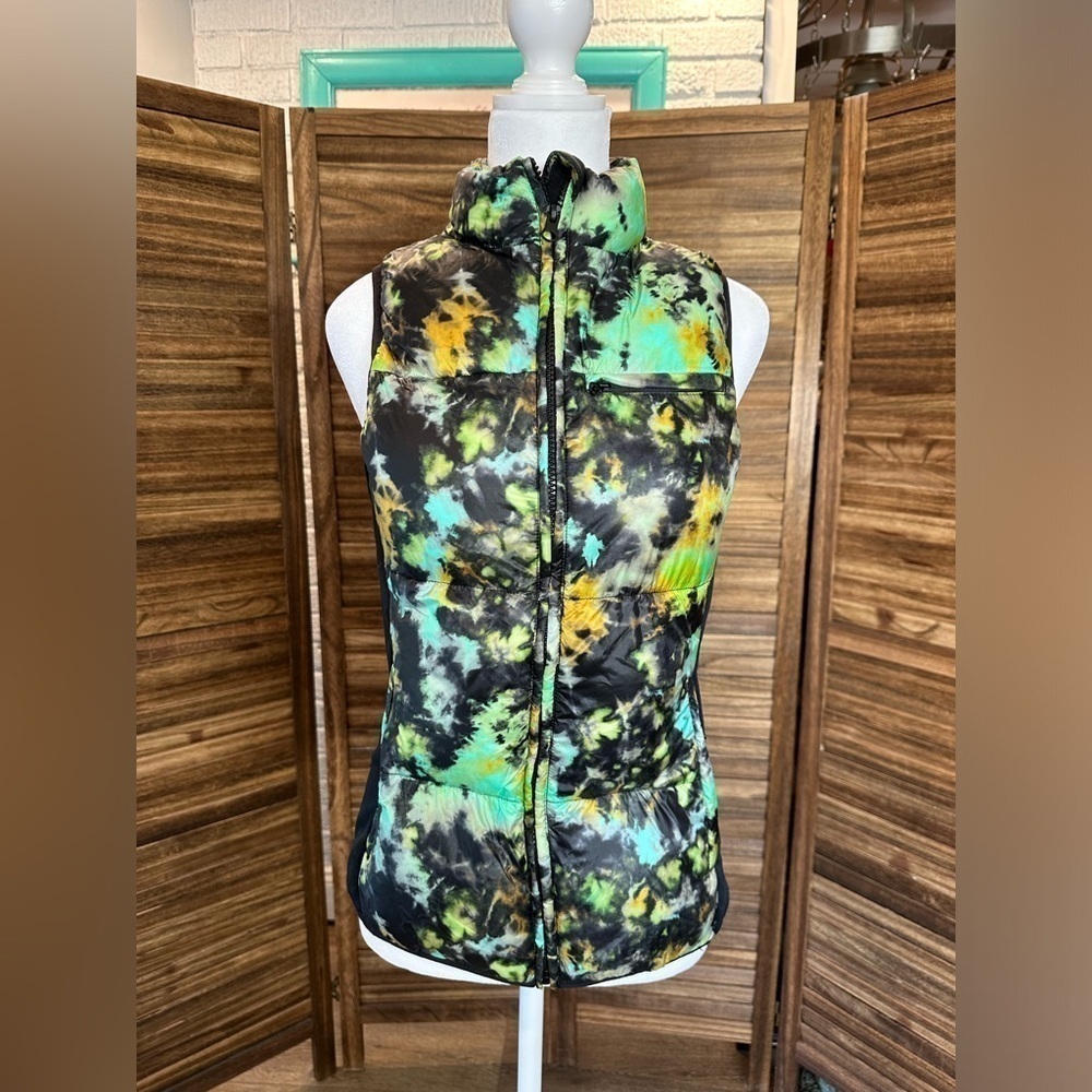 Fabletics Elliot Packable Puff Vest Tie Dye Trip